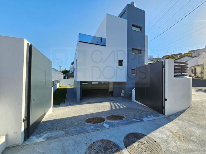 Image No.48-4 Bed House for sale