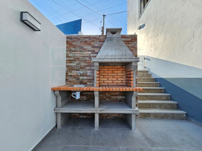 Image No.49-4 Bed House for sale