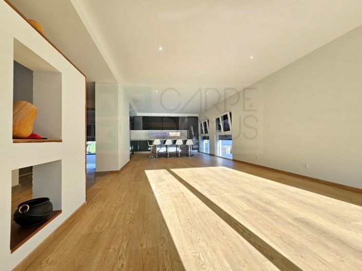 Image No.11-4 Bed House for sale