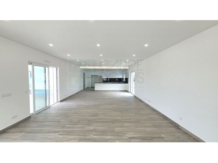 Image No.10-4 Bed House for sale