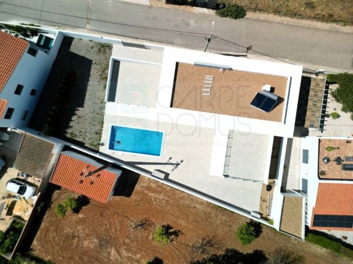 Image No.13-4 Bed House for sale