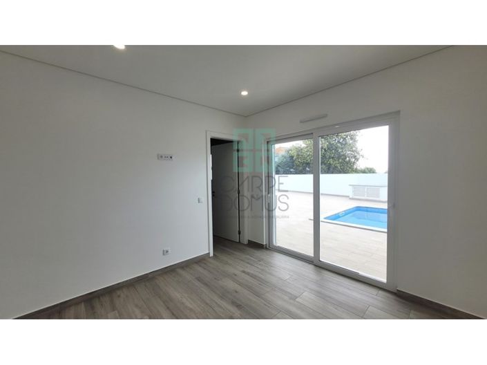 Image No.26-4 Bed House for sale