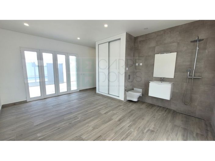 Image No.27-4 Bed House for sale