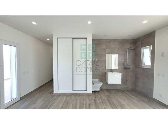 Image No.29-4 Bed House for sale