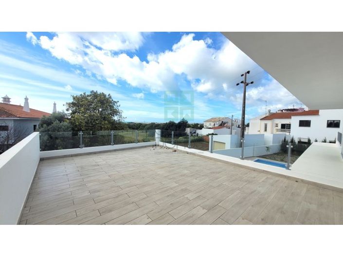 Image No.34-4 Bed House for sale