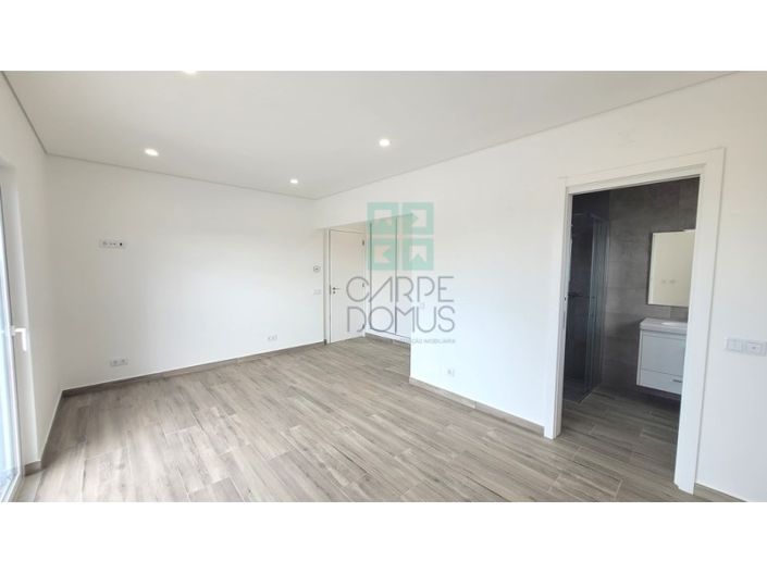 Image No.38-4 Bed House for sale