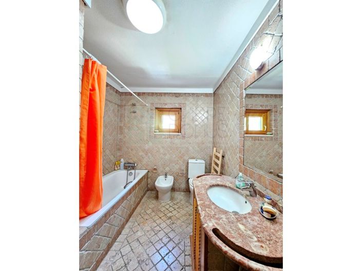 Image No.23-4 Bed House for sale