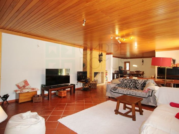 Image No.17-4 Bed Farmhouse for sale