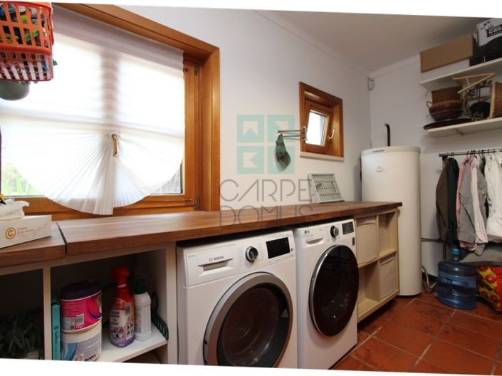 Image No.21-4 Bed Farmhouse for sale