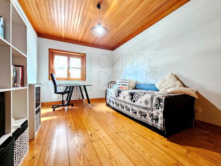 Image No.29-4 Bed Farmhouse for sale