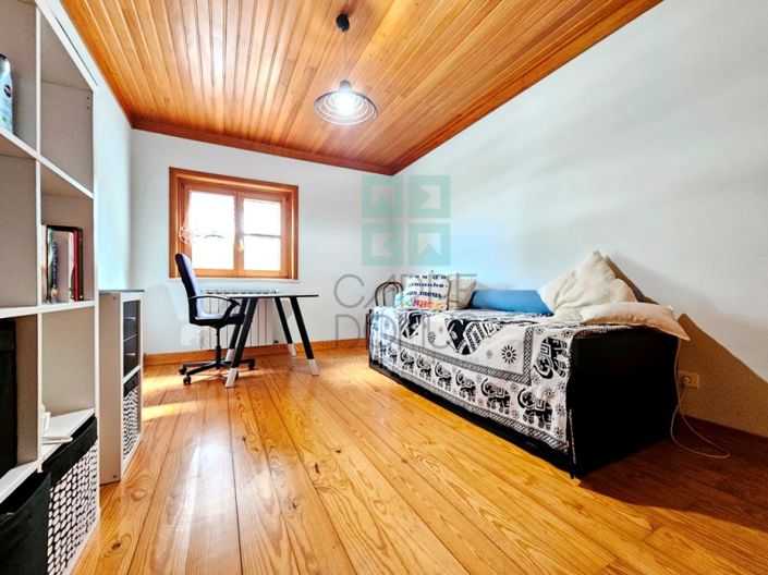 Image No.29-4 Bed Farmhouse for sale