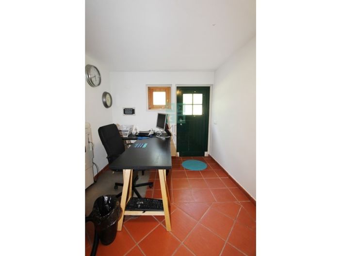 Image No.40-4 Bed Farmhouse for sale