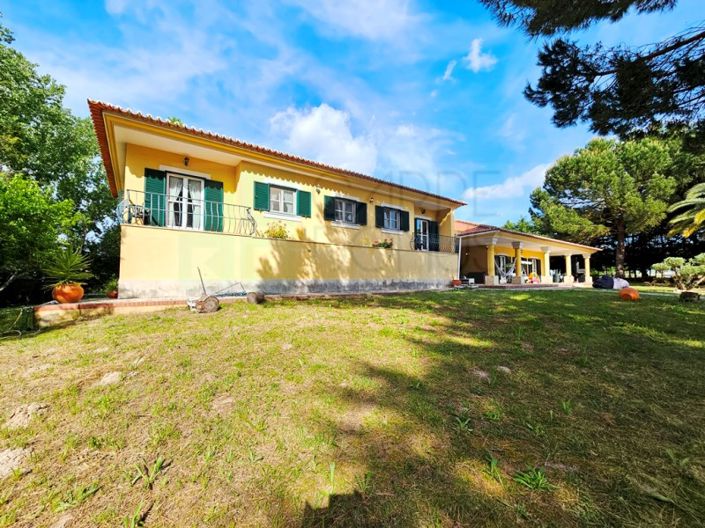 Image No.47-4 Bed Farmhouse for sale