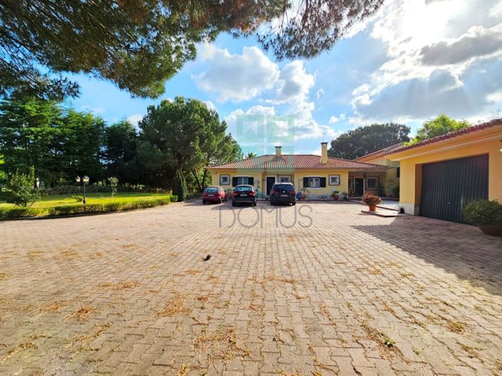 Image No.55-4 Bed Farmhouse for sale