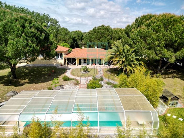 Image No.60-4 Bed Farmhouse for sale