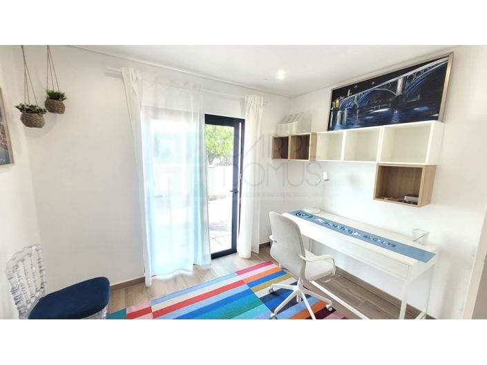 Image No.19-3 Bed Apartment for sale