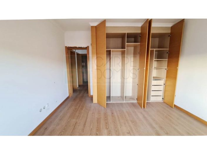 Image No.23-4 Bed House for sale