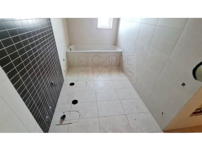 Image No.29-4 Bed House for sale