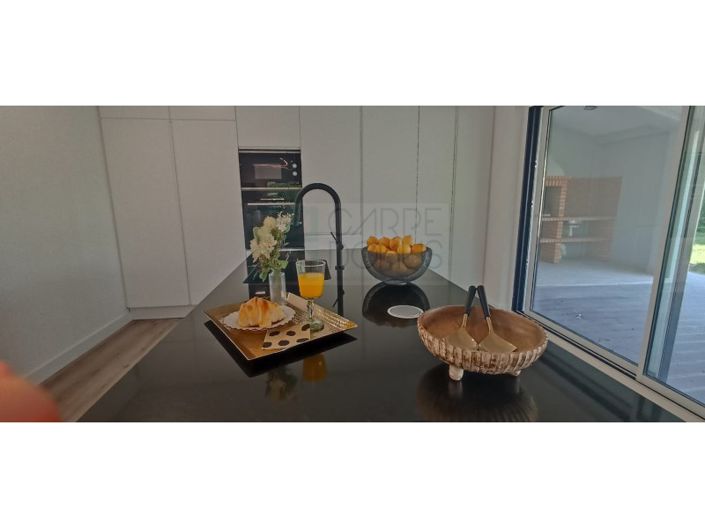 Image No.46-4 Bed House for sale