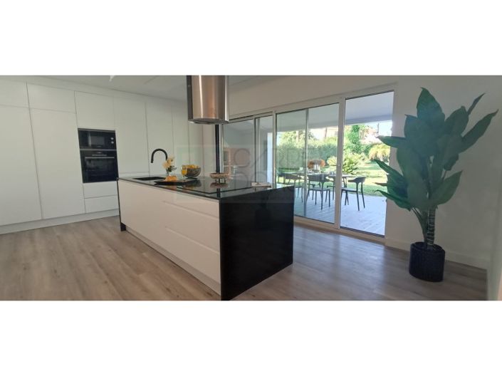 Image No.49-4 Bed House for sale