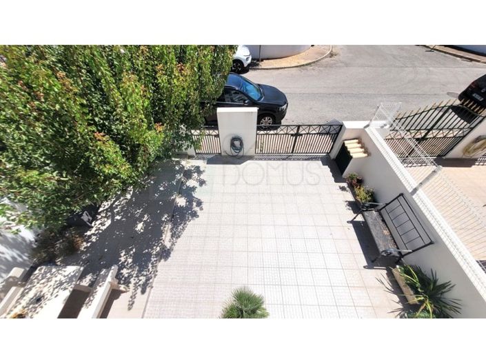 Image No.29-4 Bed House for sale