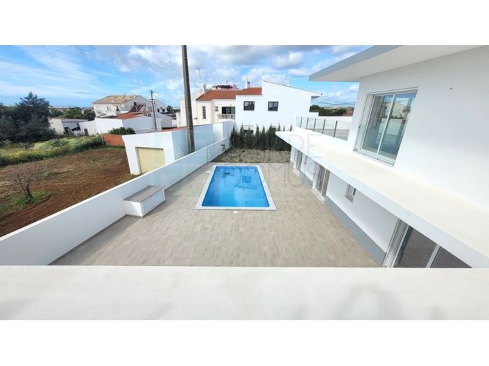 Image No.20-4 Bed House for sale