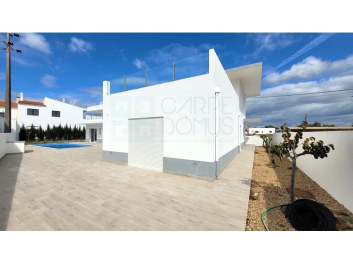 Image No.22-4 Bed House for sale