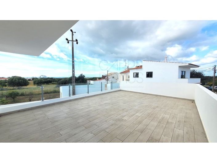 Image No.26-4 Bed House for sale