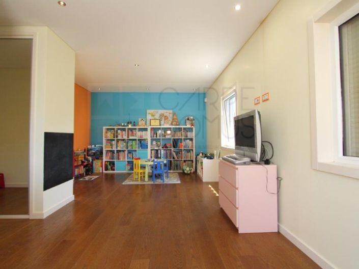 Image No.22-4 Bed House for sale