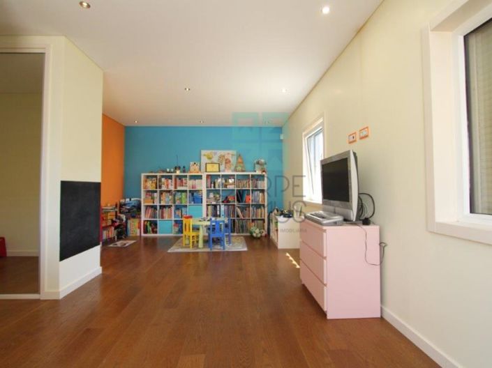 Image No.22-4 Bed House for sale