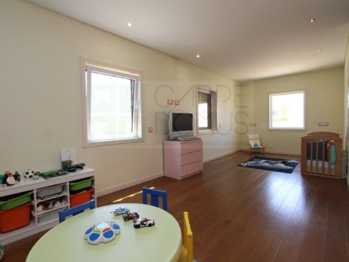 Image No.23-4 Bed House for sale