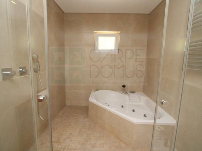 Image No.37-4 Bed House for sale