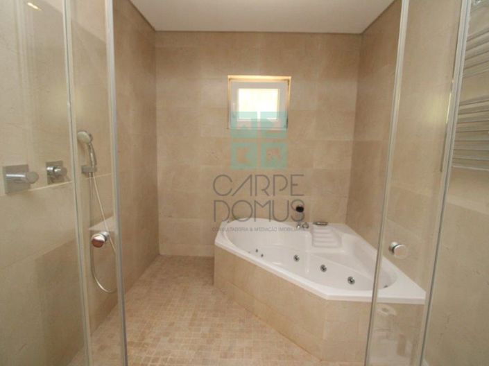 Image No.37-4 Bed House for sale