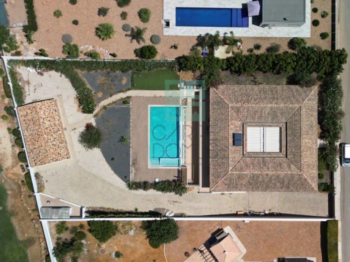 Image No.3-4 Bed House for sale