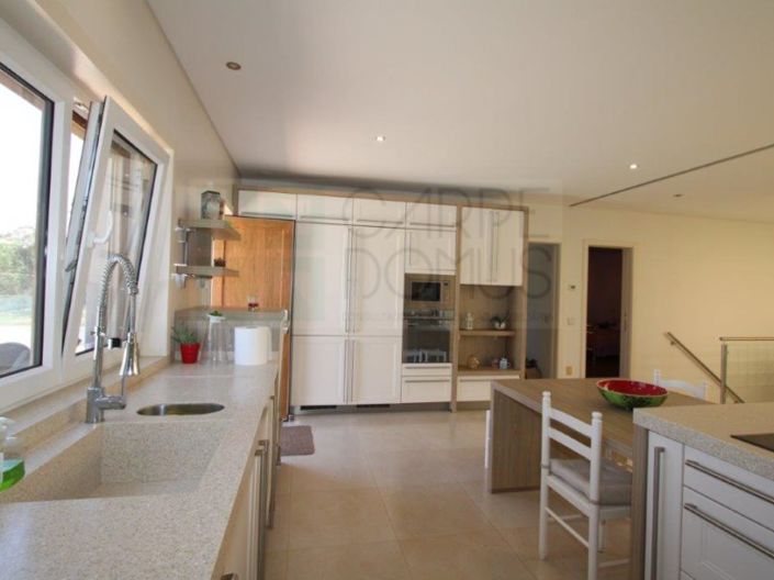 Image No.6-4 Bed House for sale