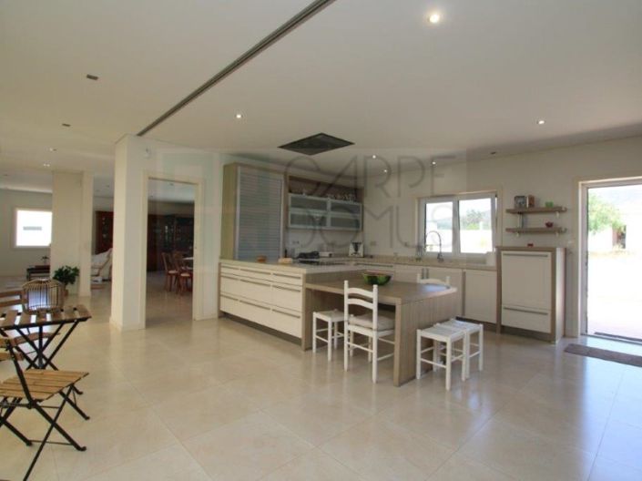 Image No.7-4 Bed House for sale