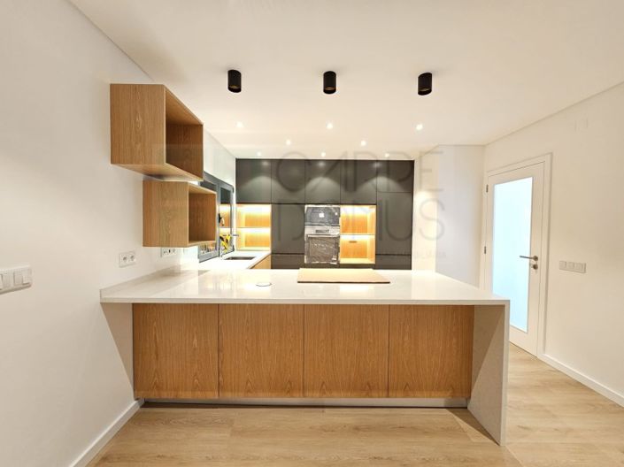 Image No.12-3 Bed House for sale