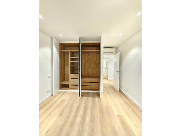 Image No.24-3 Bed House for sale