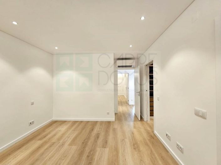 Image No.26-3 Bed House for sale