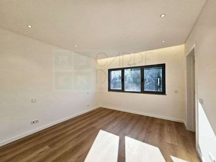 Image No.28-3 Bed House for sale