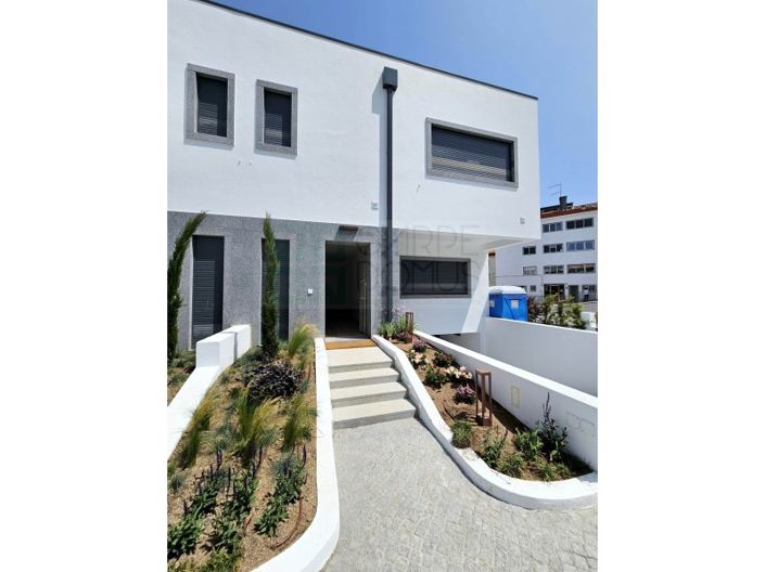 Image No.60-3 Bed House for sale