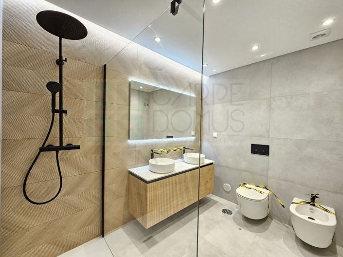 Image No.8-3 Bed House for sale