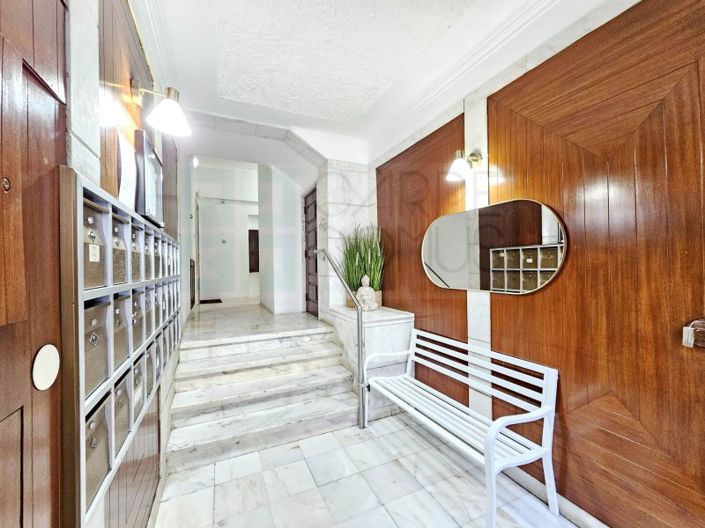 Image No.2-10 Bed Apartment for sale