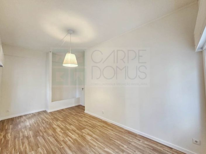 Image No.11-10 Bed Apartment for sale