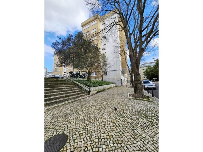 Image No.51-10 Bed Apartment for sale