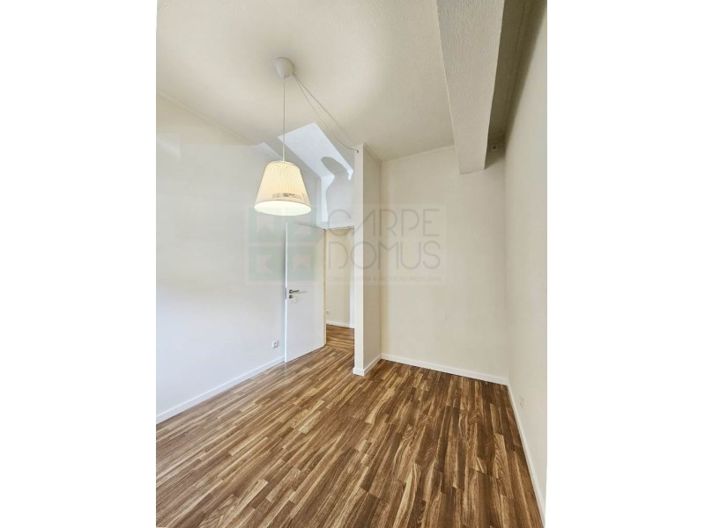 Image No.13-10 Bed Apartment for sale