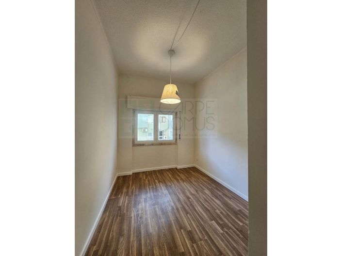 Image No.18-10 Bed Apartment for sale