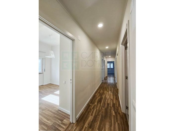 Image No.22-10 Bed Apartment for sale