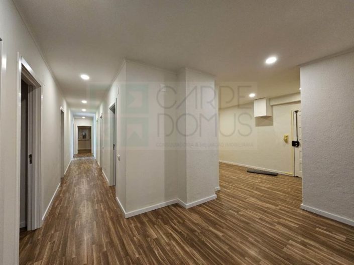 Image No.5-10 Bed Apartment for sale