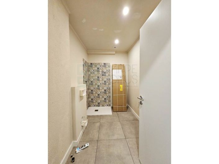 Image No.37-10 Bed Apartment for sale